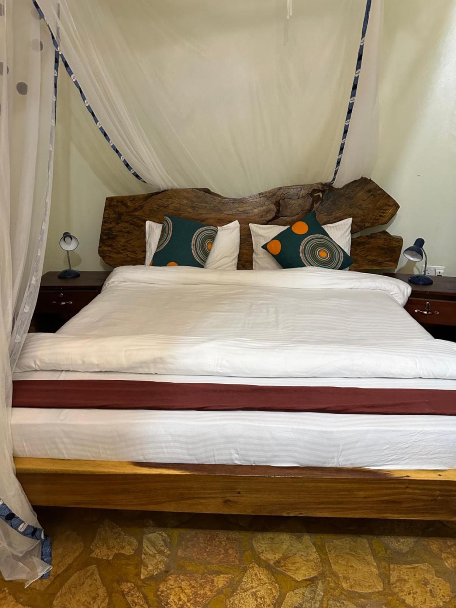 Afro Smile Hotel & Guest House Jinja Ngoại thất bức ảnh
