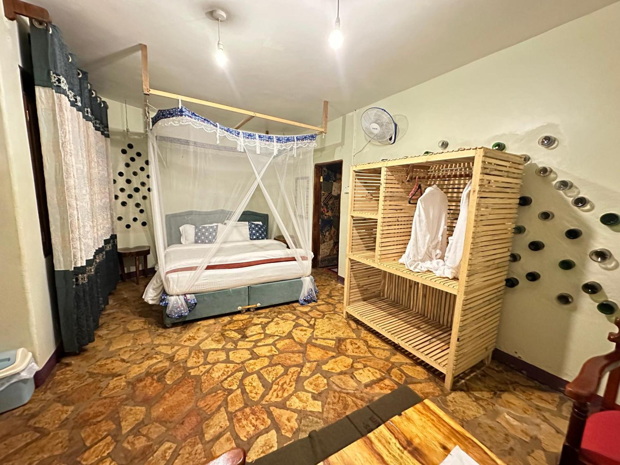 Afro Smile Hotel & Guest House Jinja Ngoại thất bức ảnh