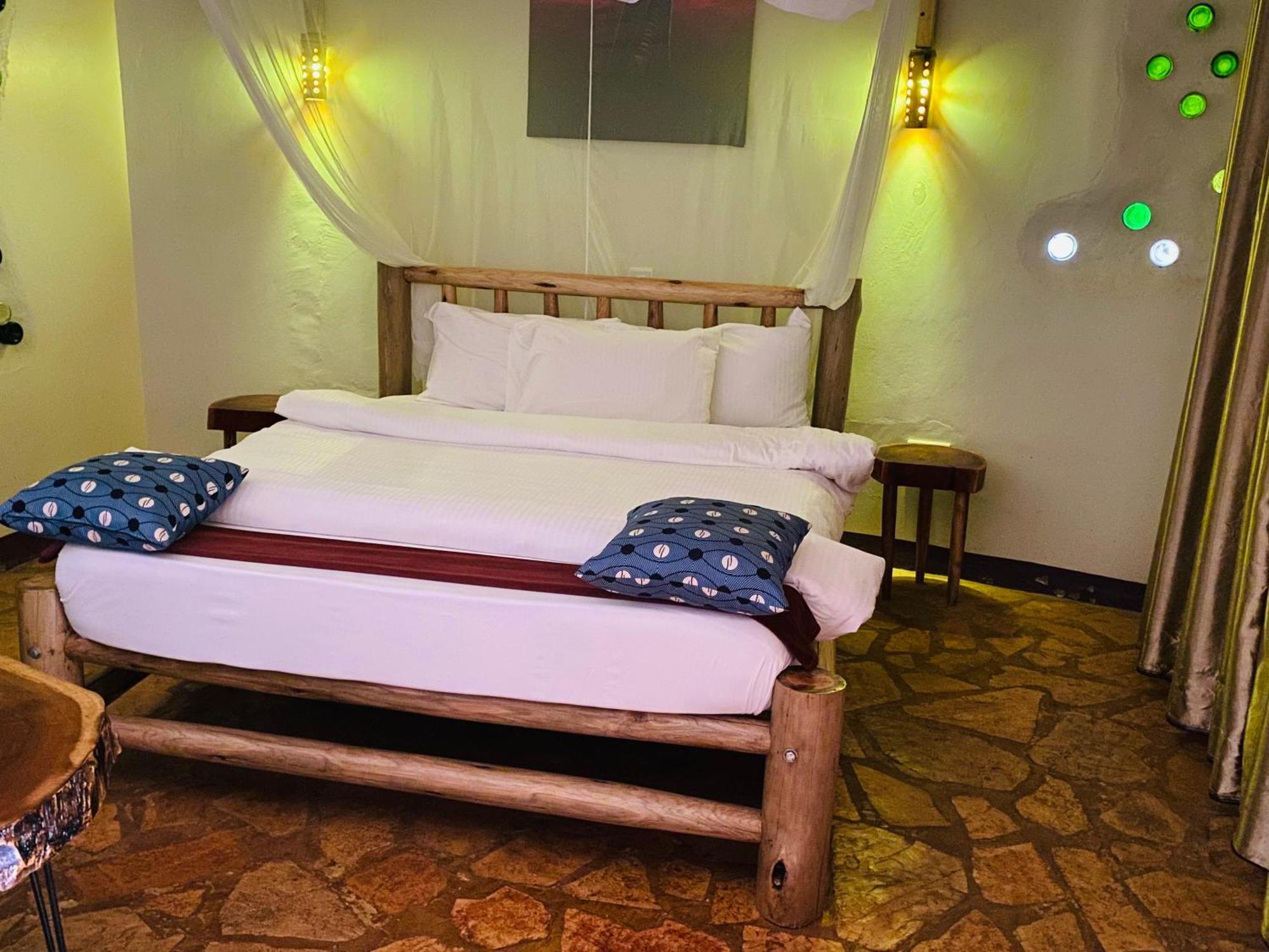 Afro Smile Hotel & Guest House Jinja Ngoại thất bức ảnh