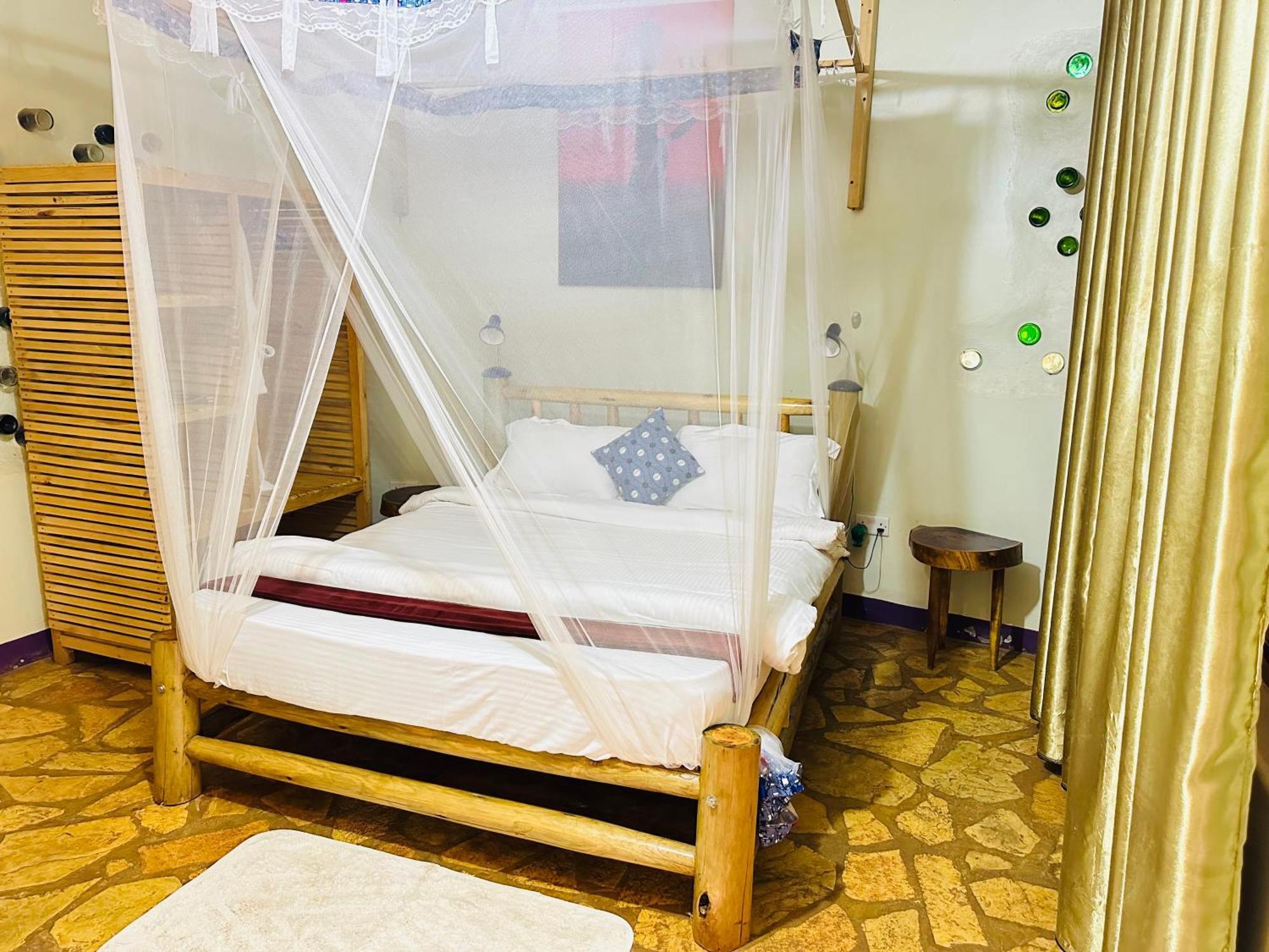 Afro Smile Hotel & Guest House Jinja Ngoại thất bức ảnh