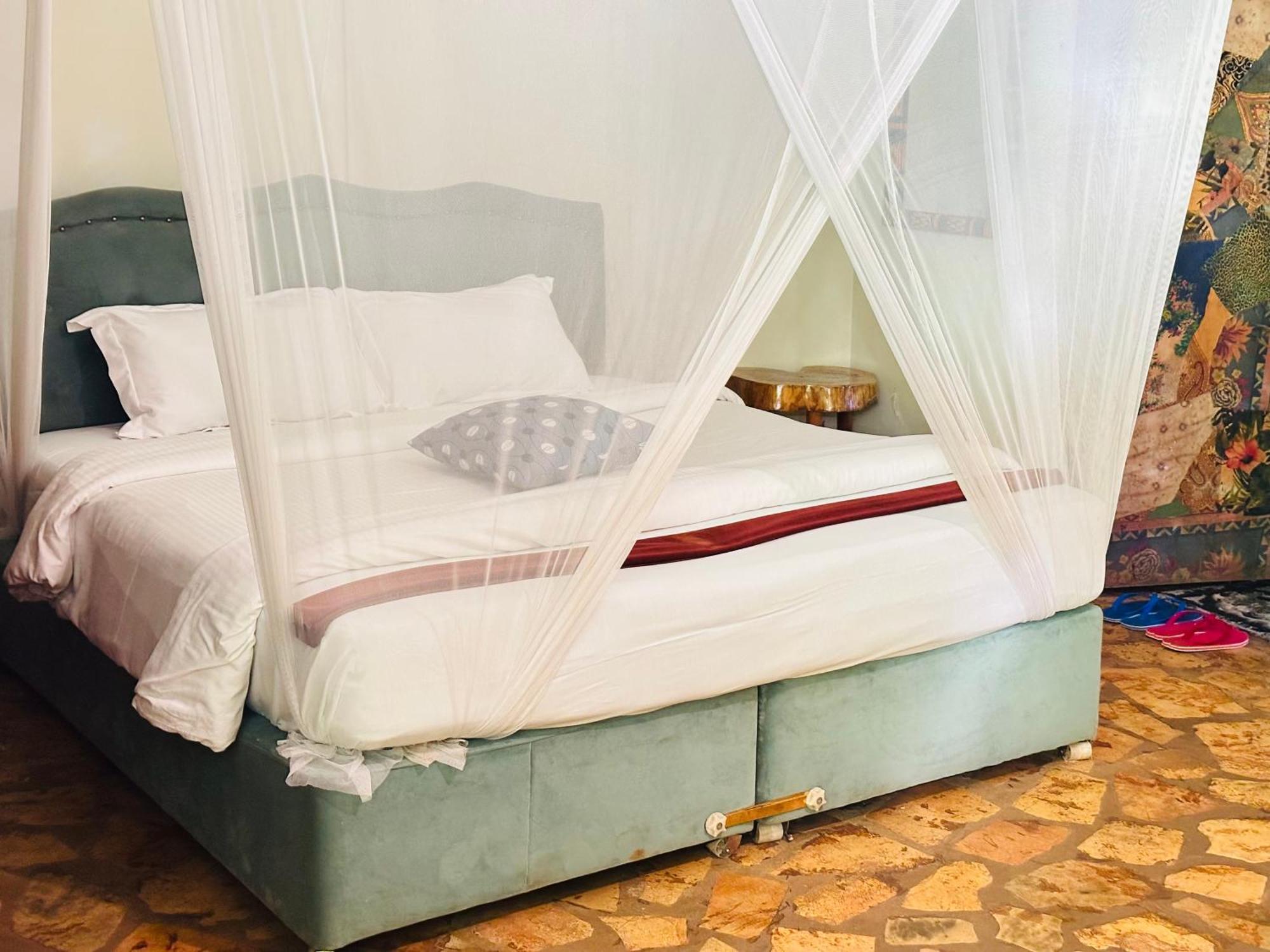 Afro Smile Hotel & Guest House Jinja Ngoại thất bức ảnh
