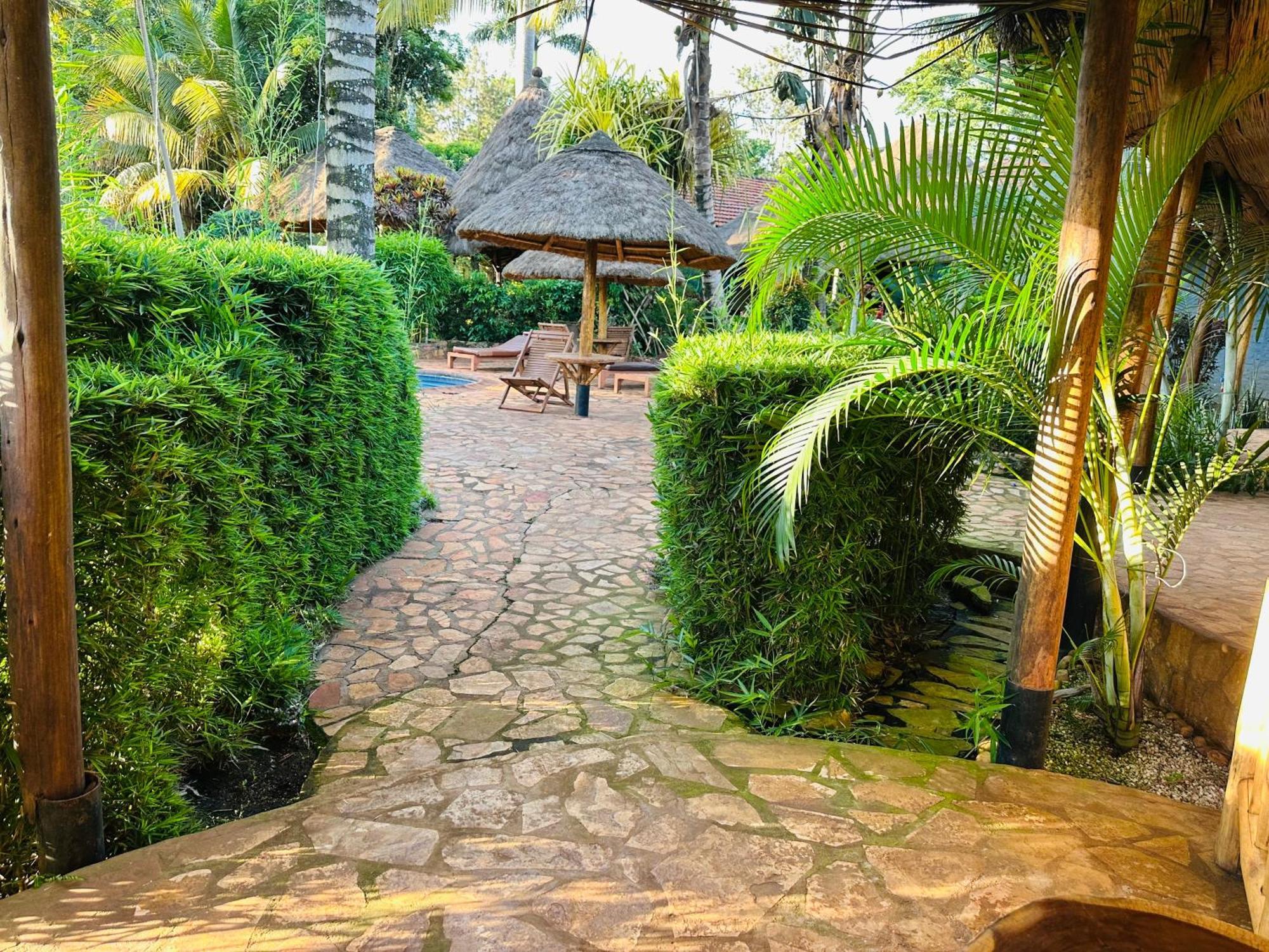 Afro Smile Hotel & Guest House Jinja Ngoại thất bức ảnh