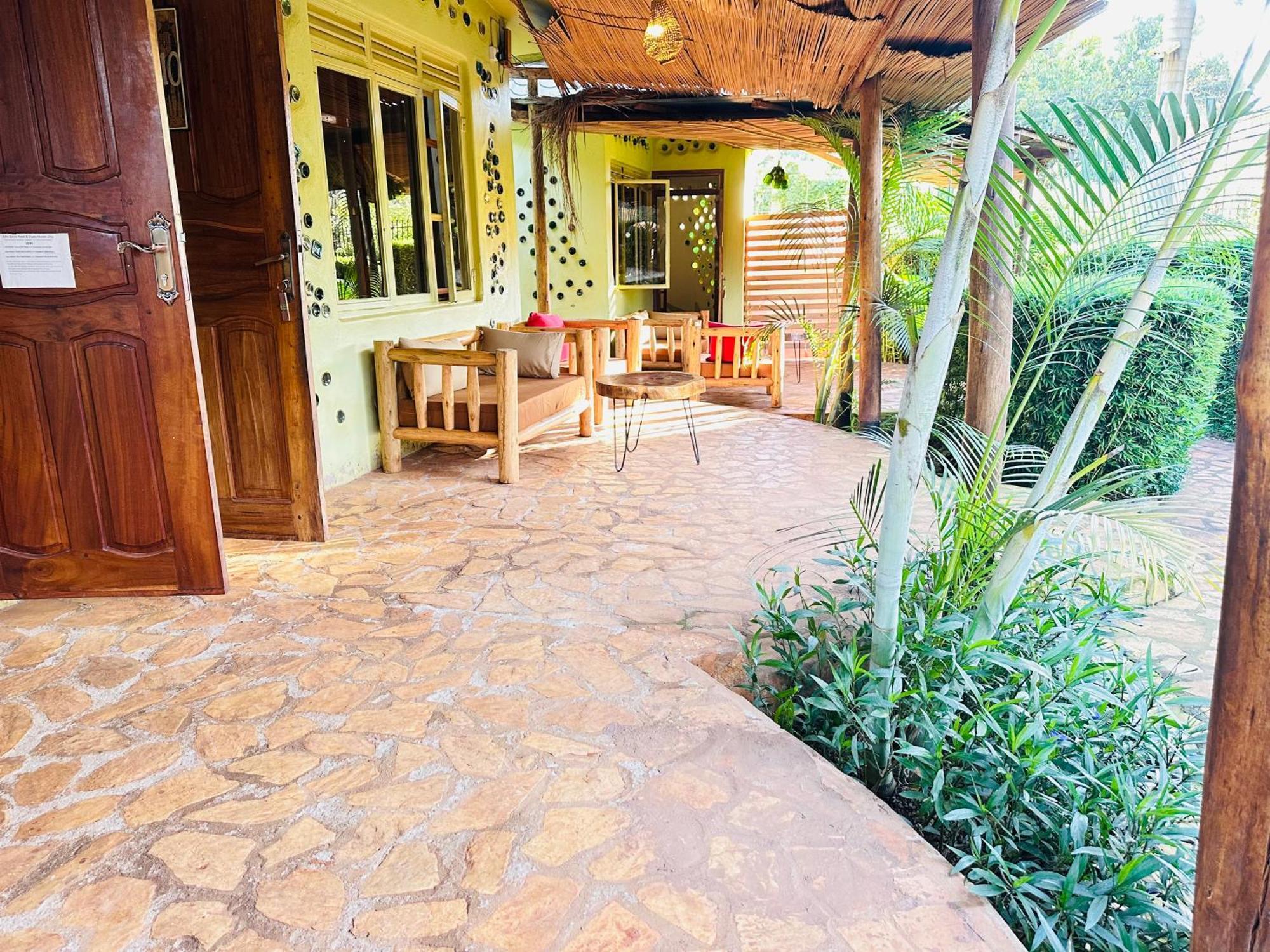 Afro Smile Hotel & Guest House Jinja Ngoại thất bức ảnh
